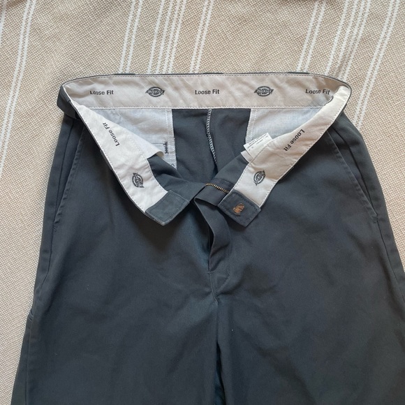 Dickies Men's charcoal sz34 work shorts "Loose Fit" - Picture 2 of 8